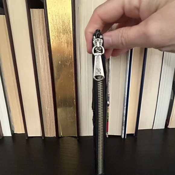 HOBO International - Linn slim Credit Card Wallet in Black Leather - Picture 5 of 9